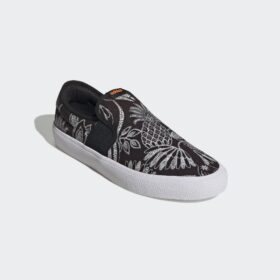 รองเท้าลำลองผู้ชาย ADIDAS VULCRAID3R SLIP ON - Core Black/Signal Orange (GW4107)